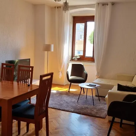 Panorama Apartment *